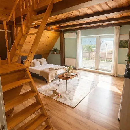 House By The Sea Nyaraló